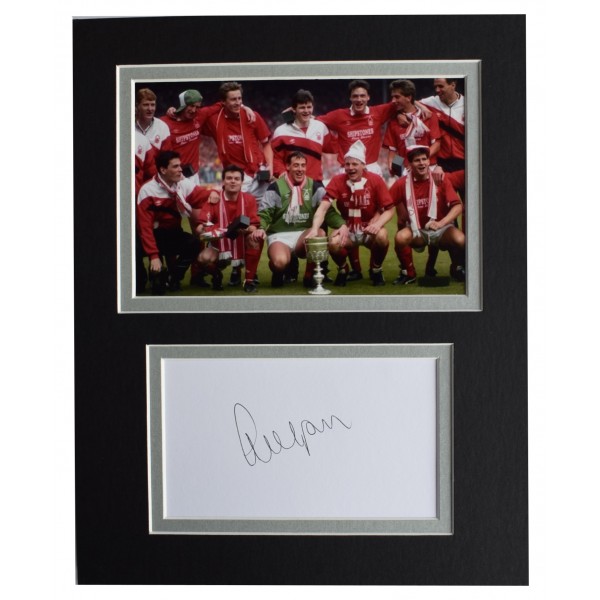 Lee Chapman Signed Autograph 10x8 photo display Nottingham Forest AFTAL COA Perfect Gift Memorabilia