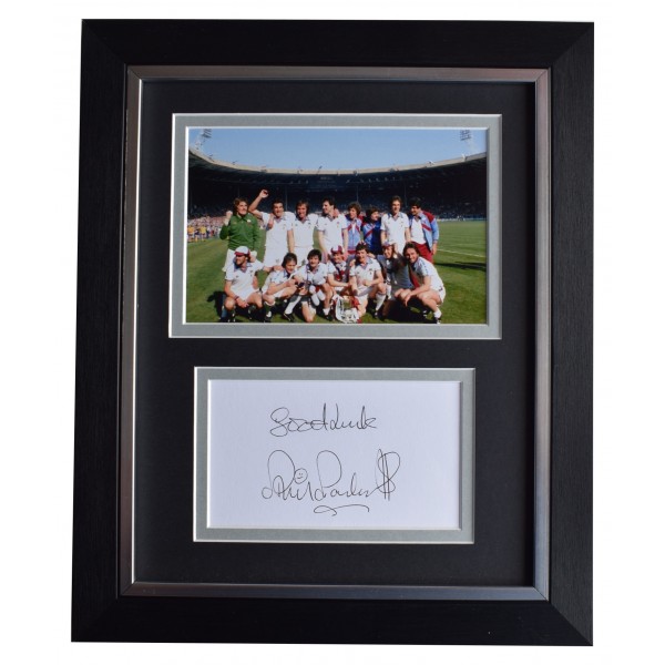 Phil Parkes Signed 10x8 Framed Autograph Photo Display West Ham United AFTAL COA Perfect Gift Memorabilia	