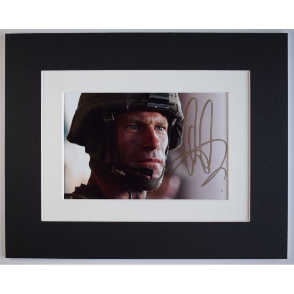 Aaron Eckhart Signed Autograph 10x8 photo display Film Battle Los Angeles AFTAL Perfect Gift Memorabilia		