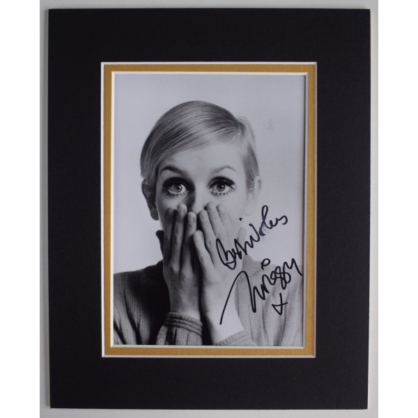 Twiggy Lawson Signed Autograph 10x8 photo display Model Actress TV AFTAL COA Perfect Gift Memorabilia	