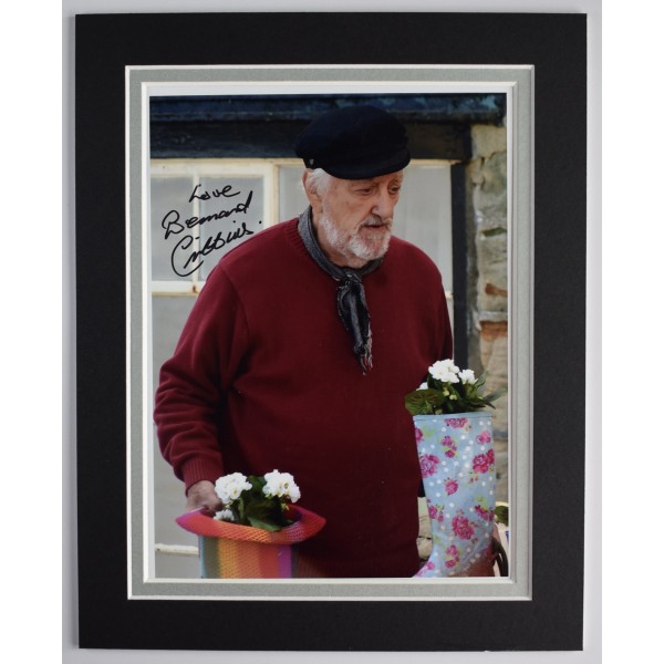 Bernard Cribbins Signed Autograph 10x8 photo display TV Old Jacks Boat COA AFTAL Perfect Gift Memorabilia	