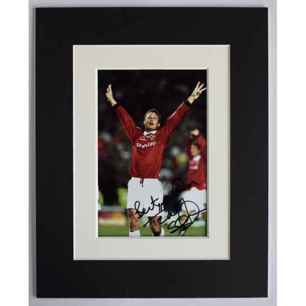 Teddy Sheringham Signed Autograph 10x8 photo display Manchester United Football AFTAL Perfect Gift Memorabilia		