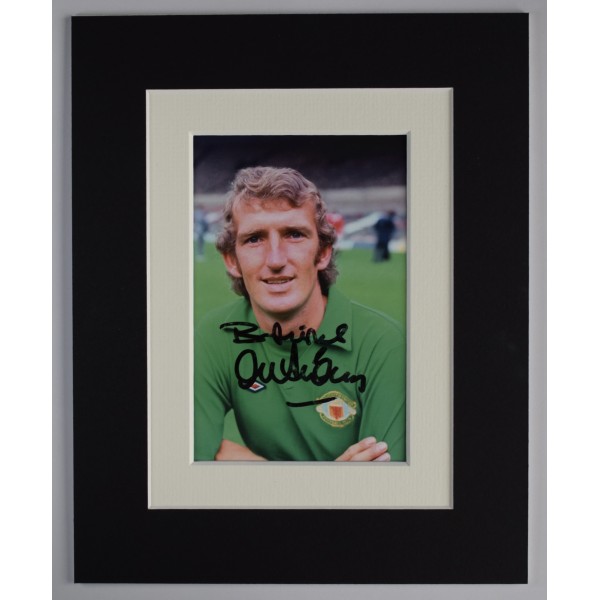 Alex Stepney Signed Autograph 10x8 photo display Manchester United Football COA AFTAL Perfect Gift Memorabilia		