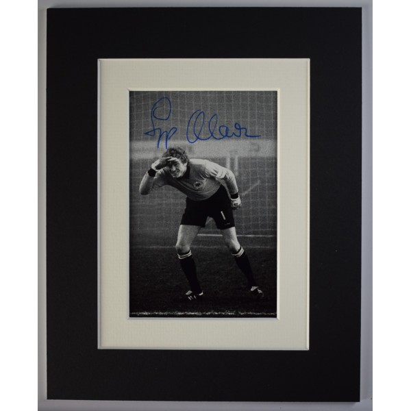 Sepp Maier Signed Autograph 10x8 photo display Germany World Cup Football AFTAL Perfect Gift Memorabilia	