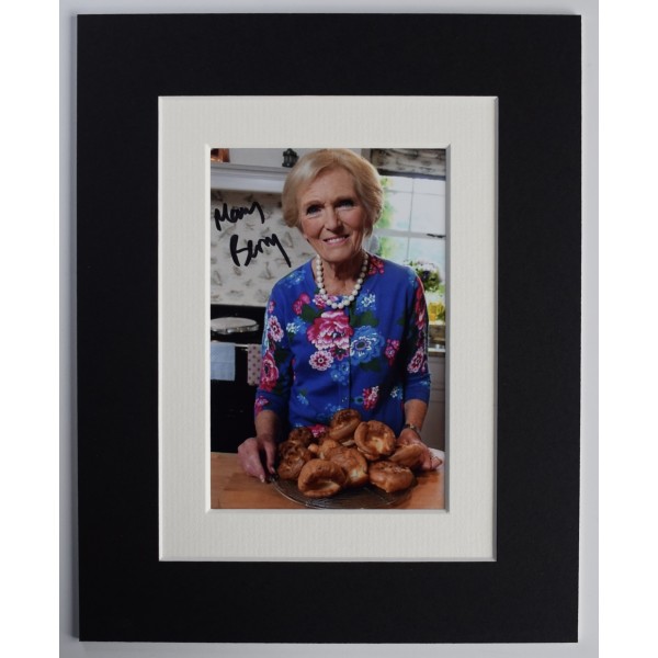 Mary Berry Signed Autograph 10x8 photo display TV Chef Bake Off Cake COA AFTAL Perfect Gift Memorabilia		