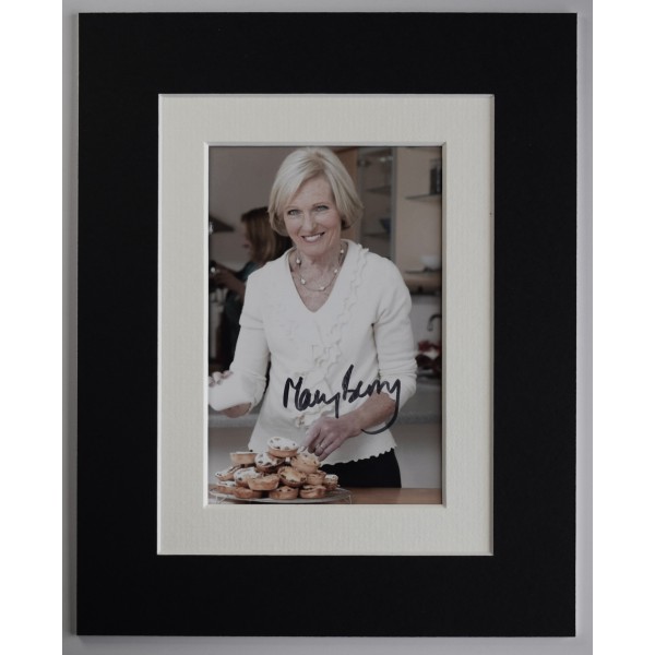 Mary Berry Signed Autograph 10x8 photo display TV Bake Off Chef Cake COA AFTAL Perfect Gift Memorabilia	