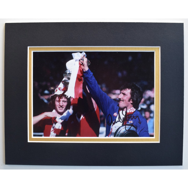 Alex Stepney Signed Autograph 10x8 photo display Man Utd Football COA AFTAL Perfect Gift Memorabilia	