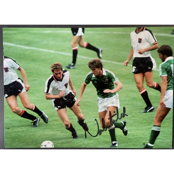 Norman Whiteside Signed Autograph 7x5 photo Republic of Ireland Football COA