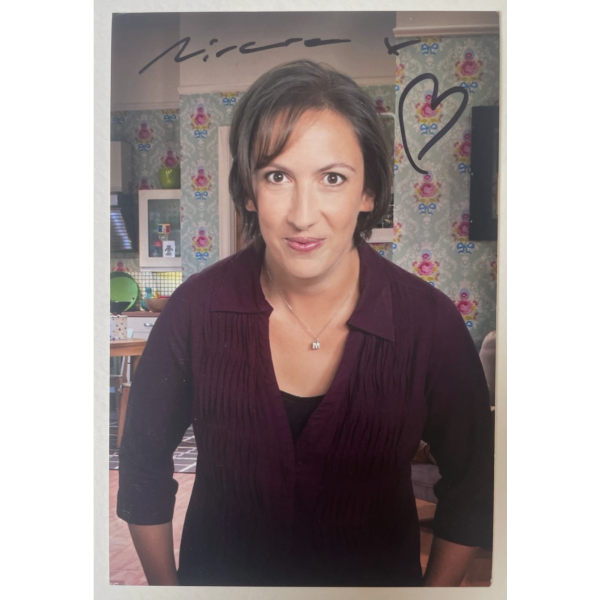 Miranda Hart Signed Autograph 6x4 Photo TV Comedy Peggy & Me NEW LOW PRICE Perfect Gift Memorabilia Miranda Hart Signed Autograph 6x4 Photo TV Comedy Peggy & Me NEW LOW PRICE Perfect Gift Memorabilia