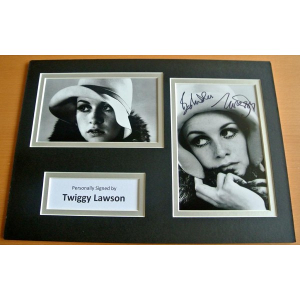 Twiggy Lawson SIGNED autograph A4 Photo Mount Display TV 60's Fashion Model    AFTAL & COA Memorabilia PERFECT GIFT