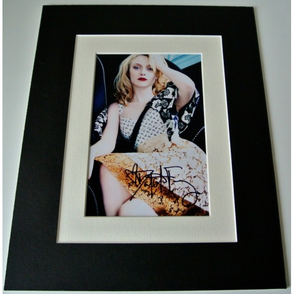Dakota Fanning Signed Autograph 10x8 photo mount display Film Twilight & COA  PERFECT GIFT CLEARANCE