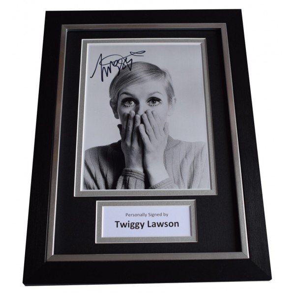 Twiggy Lawson Signed A4 FRAMED Autograph Photo Display Model Actress  AFTAL  COA Memorabilia PERFECT GIFT