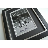 Gordon Banks SIGNED 10X8 FRAMED Photo Autograph Display England Football COA & AFTAL Memorabilia PERFECT GIFT 