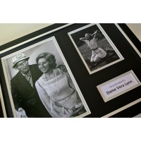 Vera Lynn SIGNED FRAMED Photo mount Autograph 16x12 display WW2 Music COA
